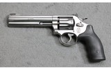 Smith & Wesson ~ Model 648-2 ~ .22 Magnum - 2 of 3