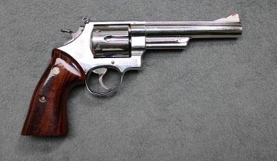 Smith & Wesson ~ Model 29-2 ~ .44 Magnum