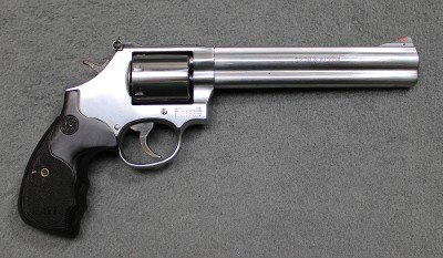 Smith & Wesson ~ Model 686-6 Plus ~ .357 Magnum