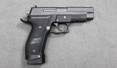 Sig Sauer ~ P226 ~ 9mm Luger