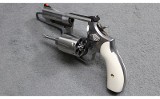 Smith & Wesson ~ Model 66-5 ~ .357 Magnum - 2 of 4