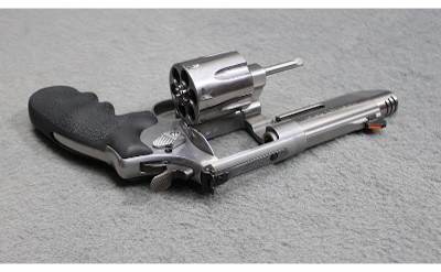 Smith & Wesson ~ Model 629-6 ~ .44 Magnum - Image 3 of 3