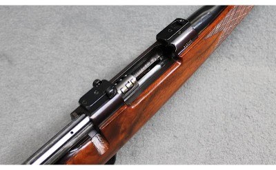 Weatherby ~ Mark V Deluxe ~ .300 Weatherby Magnum - Image 2 of 5