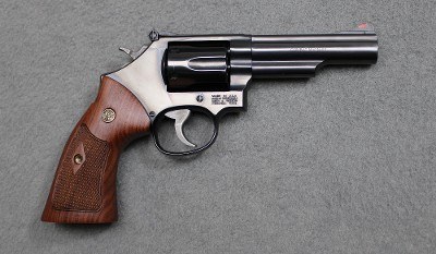 Smith & Wesson ~ 19-9 Combat Magnum~ .357 Magnum - Image 1 of 3