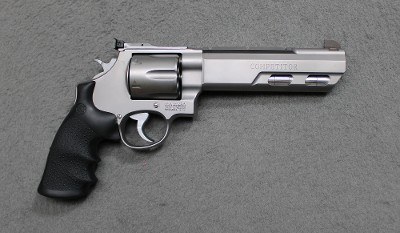 Smith & Wesson ~ 629-6 ~ .44 Magnum