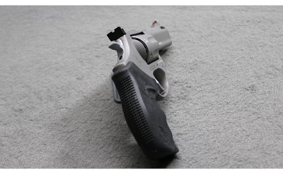 Taurus ~ 627 Tracker ~ .357 Magnum - Image 3 of 6