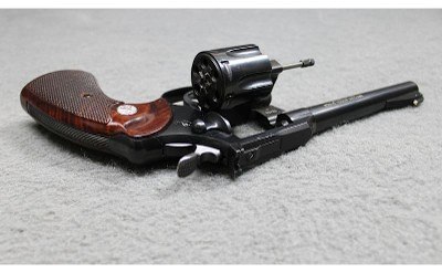 Colt ~ Officer's Model ~ .22 Long Rifle - Image 3 of 4
