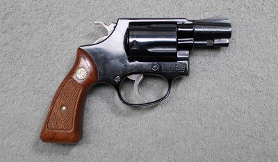 Smith & Wesson ~ 37 Airweight ~ .38 Special - Image 1 of 3