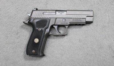 Sig Sauer ~ P226 ~ 9mm Luger - Image 1 of 3