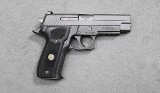 Sig Sauer ~ P226 ~ 9mm Luger - Image 1 of 3