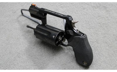 Taurus ~ The Judge ~ .45 Long Colt/.410 Gauge - Image 2 of 3