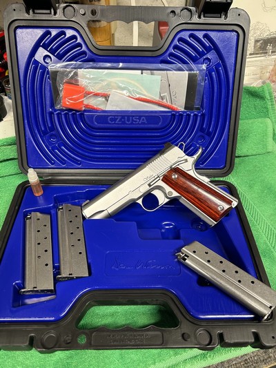 Dan Wesson Valor Stainless 9mm Pistol with extras ANIB - Image 1 of 11