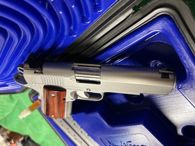 Dan Wesson Valor Stainless 9mm Pistol with extras ANIB - Image 9 of 11