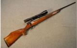 Weatherby Mark V Deluxe .300 WBY MAG - 1 of 9