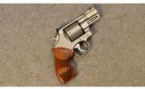 Smith & Wesson Performance Center 627-5 8 Shot - 1 of 3