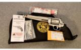 Smith & Wesson Performance Center Model 500 7.5 in. - 3 of 3
