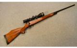 Weatherby Mark V Deluxe .340 WBY MAG W/Leupold - 1 of 9