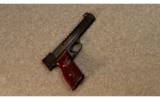 Smith & Wesson Performance Center Model 41 5.5 in. - 1 of 2