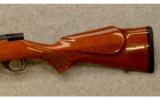 Weatherby Vanguard Sporter .300 Wby Mag - 7 of 9