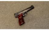 Smith & Wesson Performance Center Model 41 5.5 in. - 1 of 2