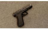 Glock 22 Gen 2 .40 S&W - 1 of 2