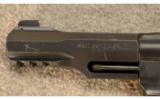 Smith & Wesson Performance Center M&P R8 8 Shot - 3 of 5