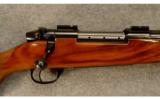 Weatherby Mark V Deluxe .270 Wby Mag - 2 of 9