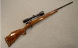 Weatherby Mark V Deluxe - 1 of 9