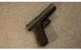 Glock 22 Gen 4.40 S&W - 1 of 2