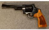 Smith & Wesson Model 29 Classic .44 Mag. - 2 of 4