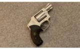 Smith & Wesson 642-1 Airweight .38 Spl. - 1 of 2