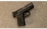 Smith & Wesson M&P40C Compact.40 S&W - 1 of 2