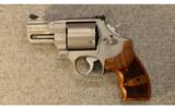 Smith & Wesson Performance Center Model 629
.44 Mag. - 2 of 3