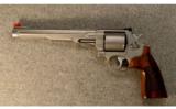 Smith & Wesson Performance Center Model 629
.44 Mag. - 2 of 2