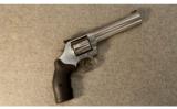 Smith & Wesson Model 686-6 Plus
.357 Mag. - 1 of 3
