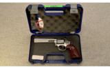 Smith & Wesson Model 686-6 Plus Deluxe
.357 Mag. - 3 of 3