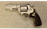 Smith & Wesson Pro Series Model 686 SSR
.357 Mag. - 2 of 3
