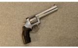 Smith & Wesson Model 686-6 Plus
.357 Mag. - 1 of 3