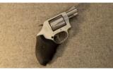 Smith & Wesson Model 637-2 Airweight
.38 Special - 1 of 2