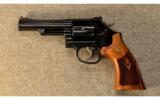 Smith & Wesson Classic ~ Model 19-9 Combat Magnum ~ .357 Mag. - 2 of 3