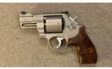 Smith & Wesson Performance Center ~ Model 627-5 ~ .357 Mag. - 2 of 3
