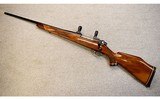Weatherby ~ Mark V Deluxe ~ .240 Wby. Mag. ~ Left Hand - 1 of 10
