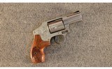 Smith & Wesson ~ Engraved Model 640-1 ~ .357 Mag. - 1 of 4