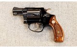 Smith & Wesson ~ Model 37 Airweight ~ .38 Special - 2 of 5