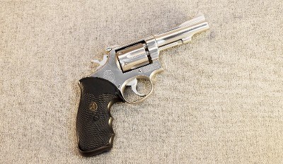 Smith & Wesson ~ Model 67 ~ .38 Special
