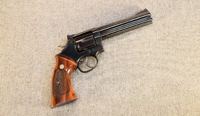 Smith & Wesson ~ Model 586-1 ~ .357 Magnum