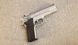 Smith & Wesson ~ Model 1006 ~ 10mm - 1 of 2