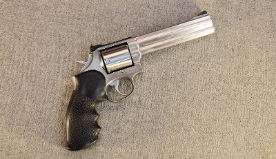 Smith & Wesson ~ Model 686-3 ~ .357 Magnum - Image 1 of 2