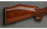 Weatherby Mark V, .300 Wby. Mag., Deluxe Rifle - 5 of 7