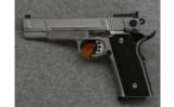 Smith & Wesson
945-1, .45 ACP., Performance Center - 2 of 2